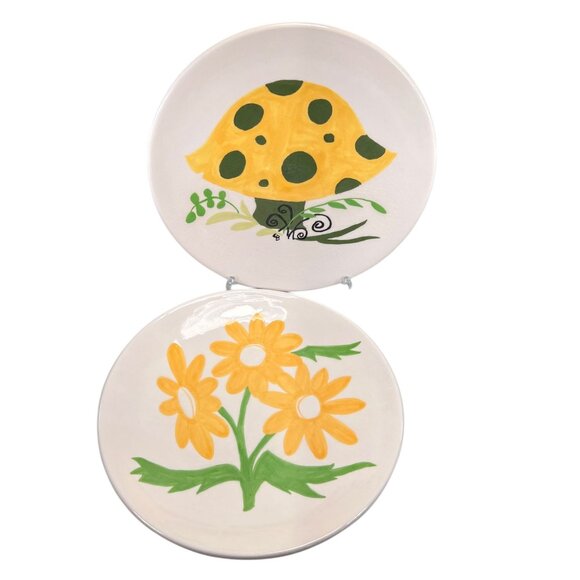 Vtg Hand Painted Ceramic 1972 Plates Mushroom Daisy Flower Yellow Polka Dot - Picture 1 of 8